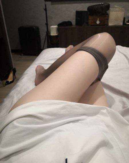 男生吃美女胸奶视频_BD英语高清迅雷在线观看